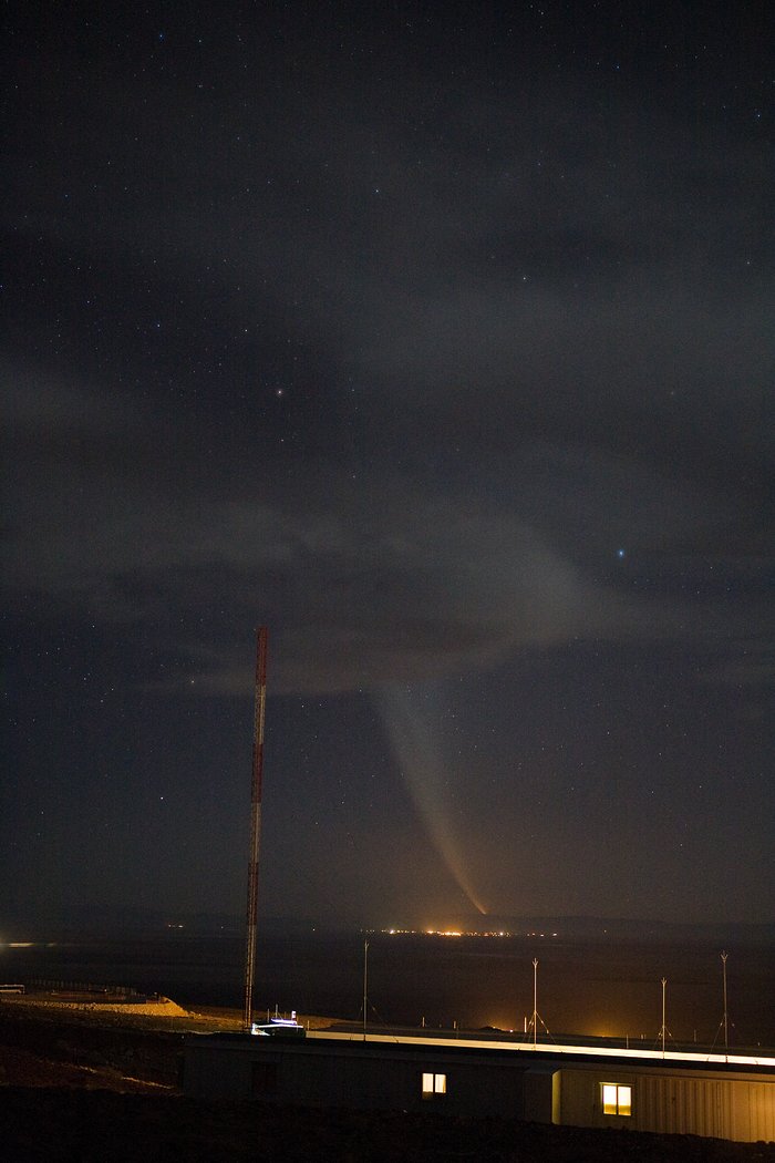 Comet McNaught over the Atacama salt-lake