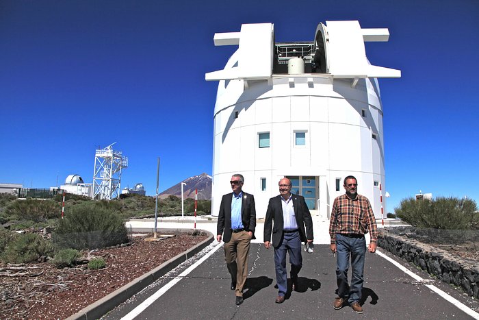 ESO Director General visits Teide Observatory (Tenerife)