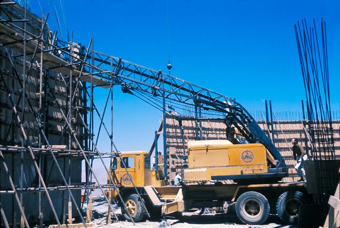 A collapsed crane at the ESO 3.6-metre telescope