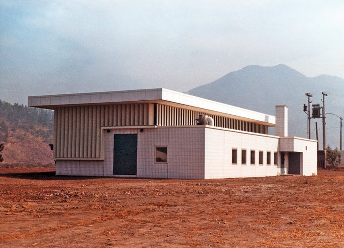 Satellite building at Vitacura in 1969