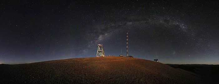 Nächtliches Panorama vom Cerro Armazones