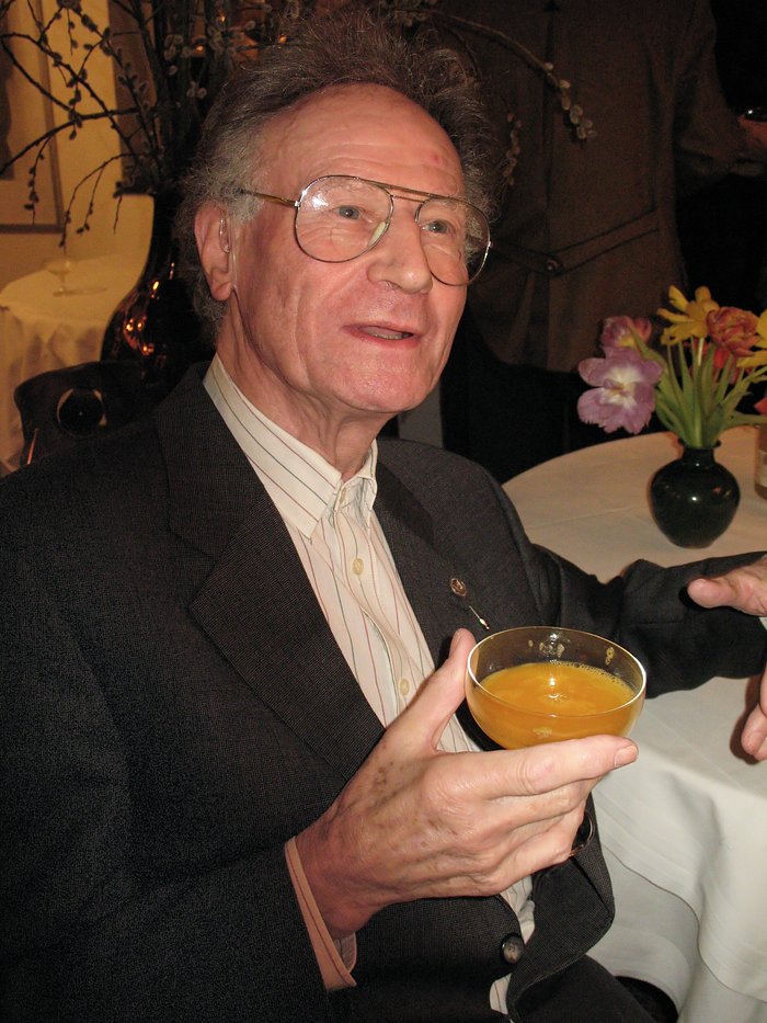 Raymond Wilson recibe el Premio Kavli 2010