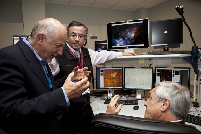 De Chileense president Sebastián Piñera in de controlekamer van Paranal 