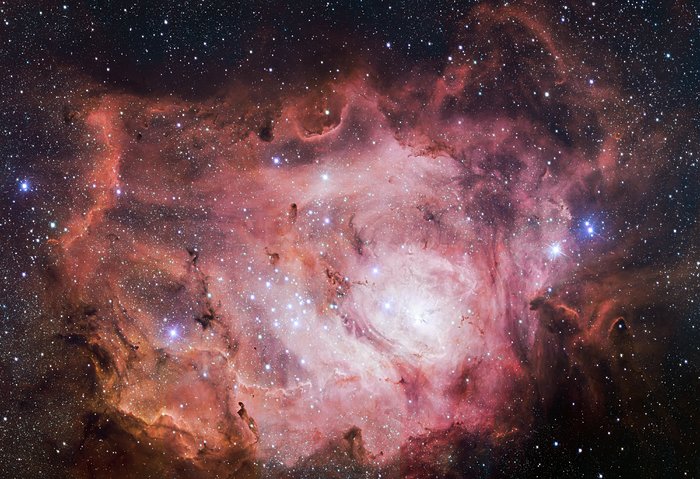 mmagini della Nebulosa Laguna prese dal VST
