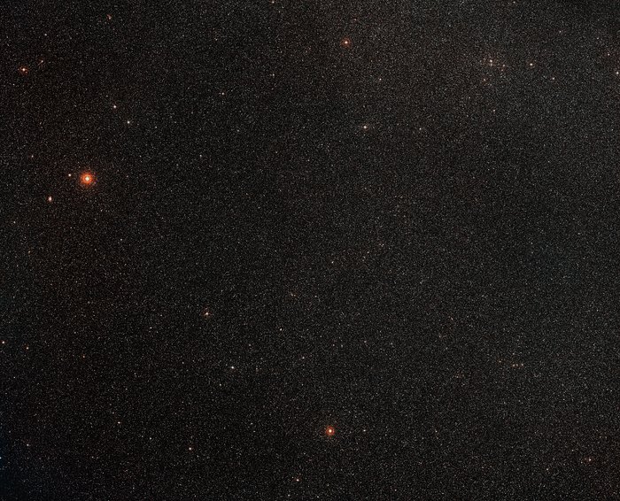 Vidvinkelbillede af området omkring galaksen ESO 137-001
