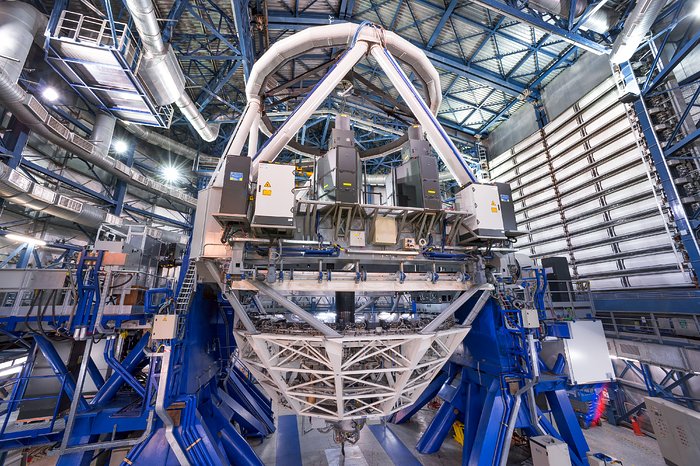 Das leistungsstärkste Laserleitstern-System der Welt sieht erstes Licht am Paranal-Observatorium