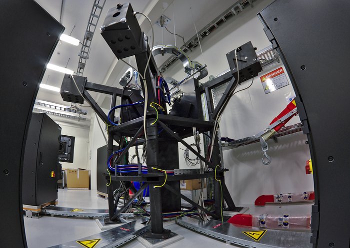 ESPRESSO sieht Erstes Licht: die Struktur des Front-Ends zur Kombination der VLT-Teleskope