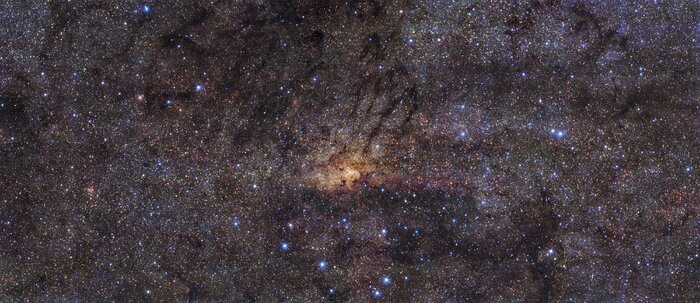 Die Zentralregion der Milchstraße aus der Sicht von HAWK-I