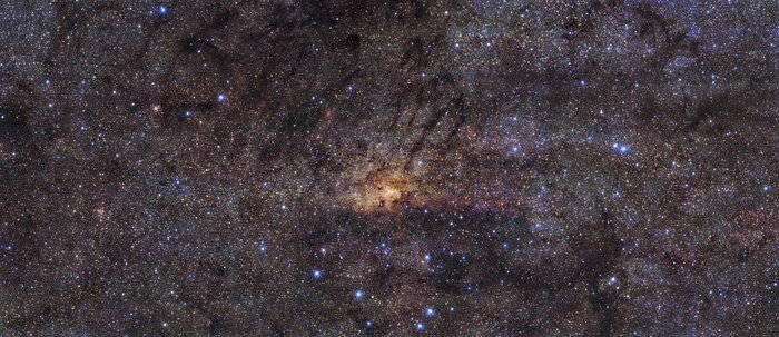 HAWK-I view of the Milky Way’s central region