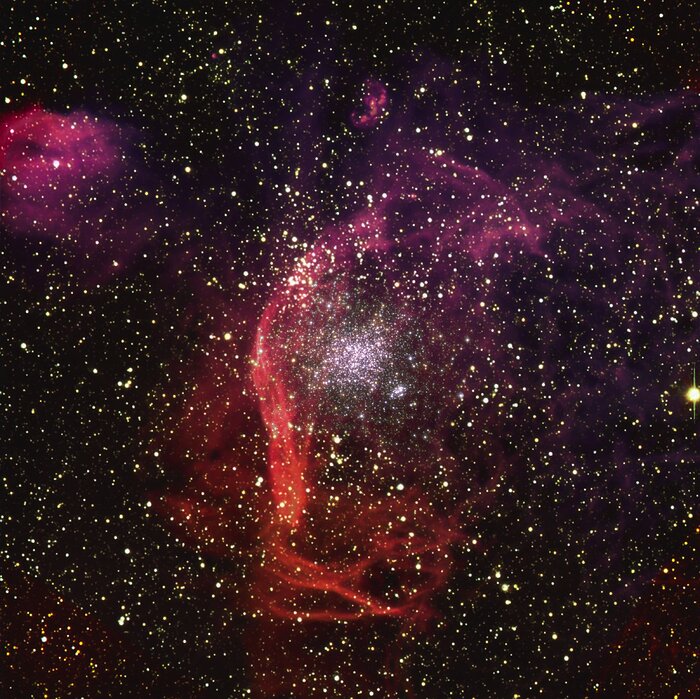 NGC 1850 fotograferad med Very Large Telescope och Hubbleteleskopet