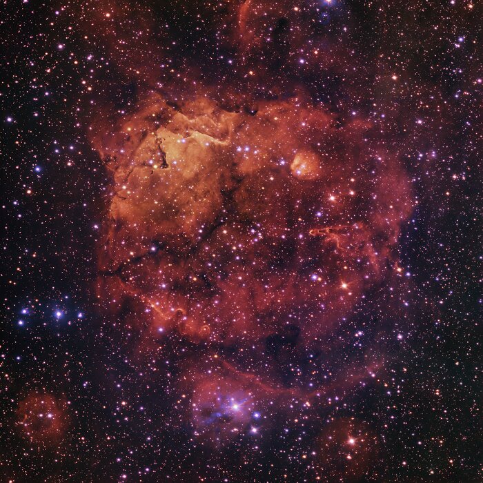 Imagem da nebulosa Sh2-284 obtida pelo VLT Survey Telescope