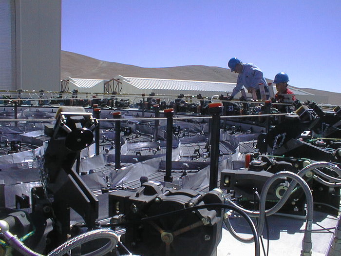 Specchio installato sulla prima unità telescopica del VLT