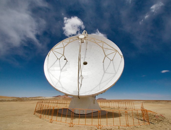 An ALMA antenna on Chajnantor