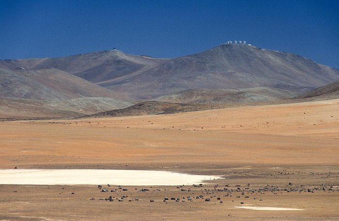 Paranal’s telescopes in the distance