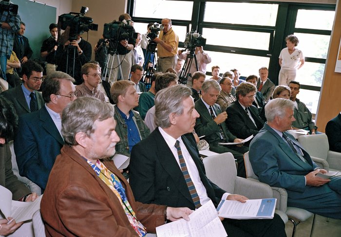 The world's media during VLT first light press conference