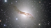 Inzoomen op het vreemde sterrenstelsel Centaurus A