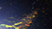 Zwenken langs het radiostelsel Centaurus A, zoals gezien door ALMA