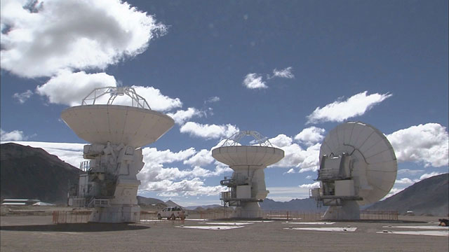 ALMA antennas at Chajnantor (time-lapse)