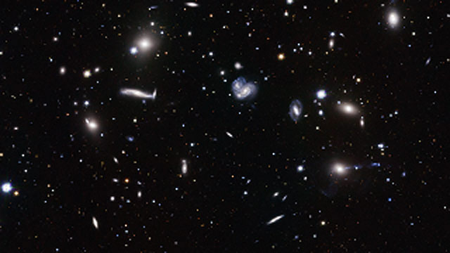 Zoom sull'ammasso di galassie di Ercole