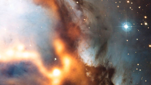 Spoglądanie przez pył w pobliżu Pasa Oriona (panorama)