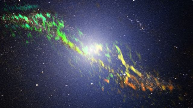 Video Zoom – rádiová galaxie Centaurus A, jak ji vidí ALMA 