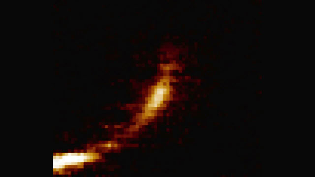 Ett gasmoln slits sönder av det svarta hålet i mitten av Vintergatan