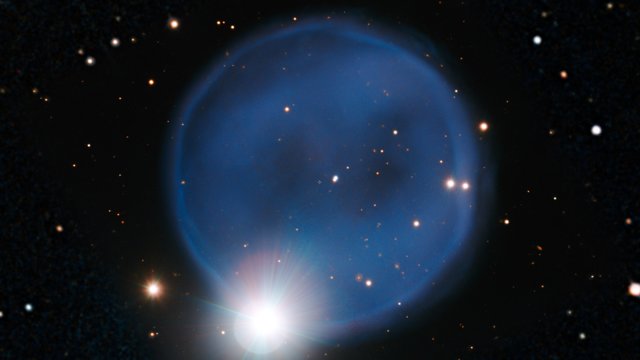 Panning across the planetary nebula Abell 33