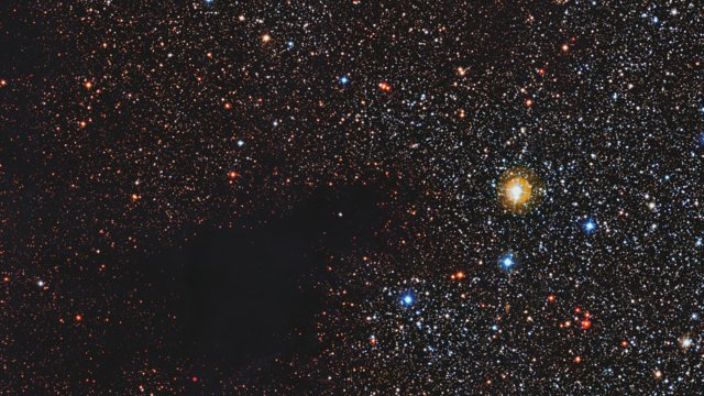 Primo piano della nebulosa oscura LDN 483