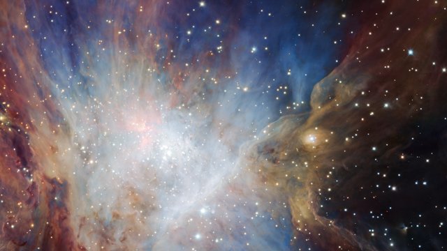 Panorámica sobre una profunda imagen infrarroja de la nebulosa de Orión