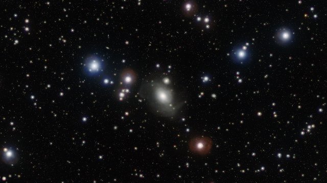 Zoom sur la galaxie NGC 1316