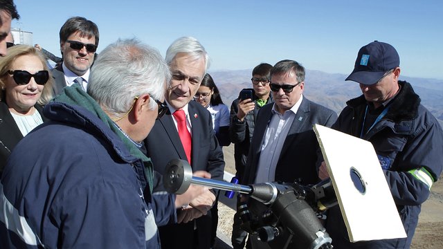 Der Präsident der Republik Chile am La Silla-Observatorium